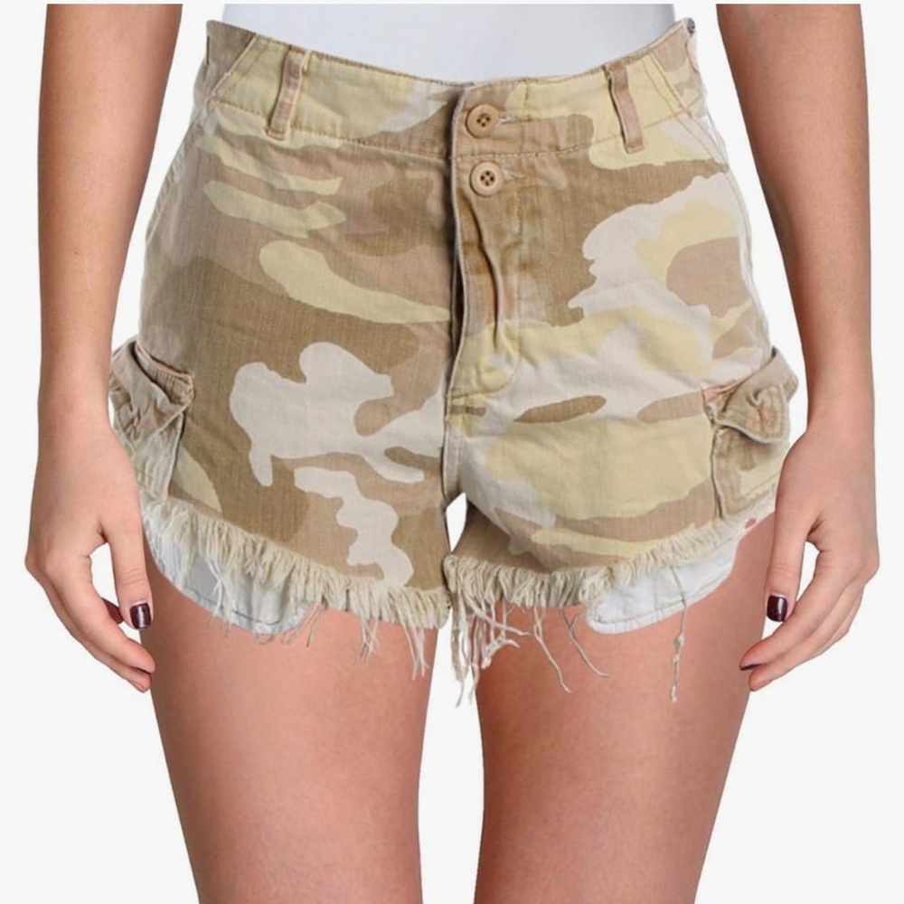 Free People Women's Commander Cutoff Camo Shorts, Khaki Combo Size 8